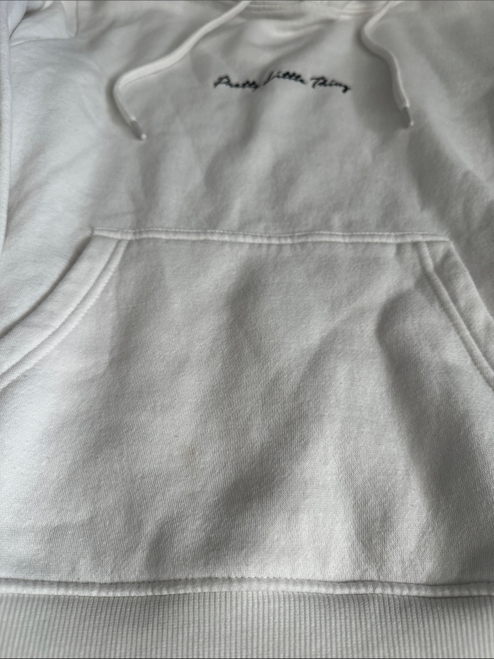 PrettyLittleThing Men's White Script Logo Hoodie - Picture 3 of 3